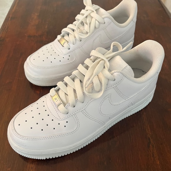 White AirForce Ones - Size 7 - Picture 1 of 3